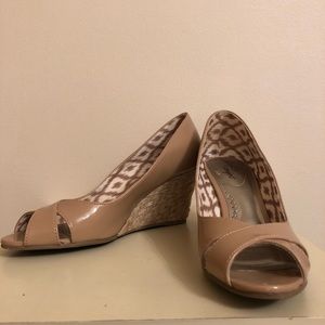 Women’s Peep-Toe Wedge Shoe